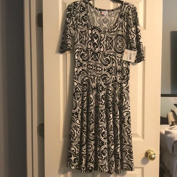 LuLaRoe Dresses & Skirts - Nicole Dress Lularoe NWT LuLaRoe Dresses & Skirts - Nicole Dress Lularoe NWT